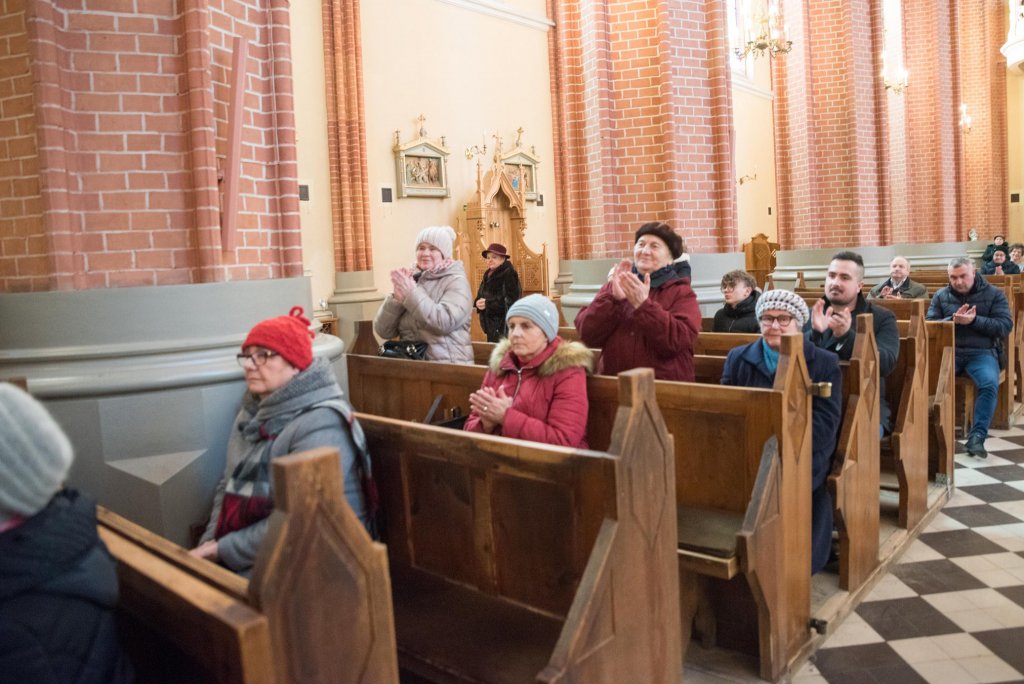 Zespół Pieśni i Tańca Kurpie kolędował w Rzekuniu [08.01.2020] - zdjęcie #21 - eOstroleka.pl
