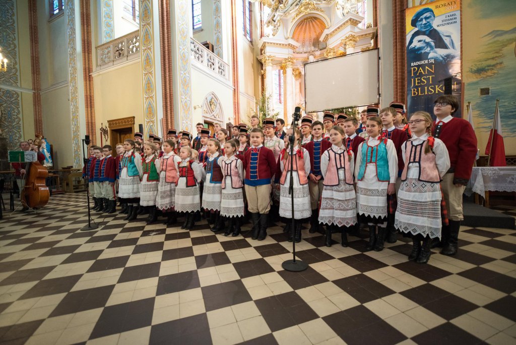 Zespół Pieśni i Tańca Kurpie kolędował w Rzekuniu [08.01.2020] - zdjęcie #18 - eOstroleka.pl