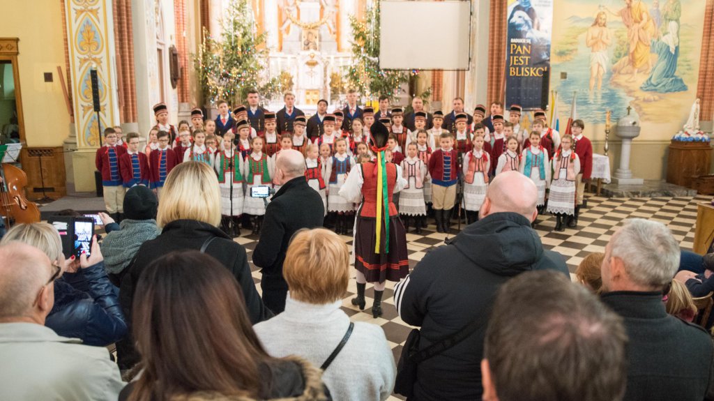 Zespół Pieśni i Tańca Kurpie kolędował w Rzekuniu [08.01.2020] - zdjęcie #14 - eOstroleka.pl