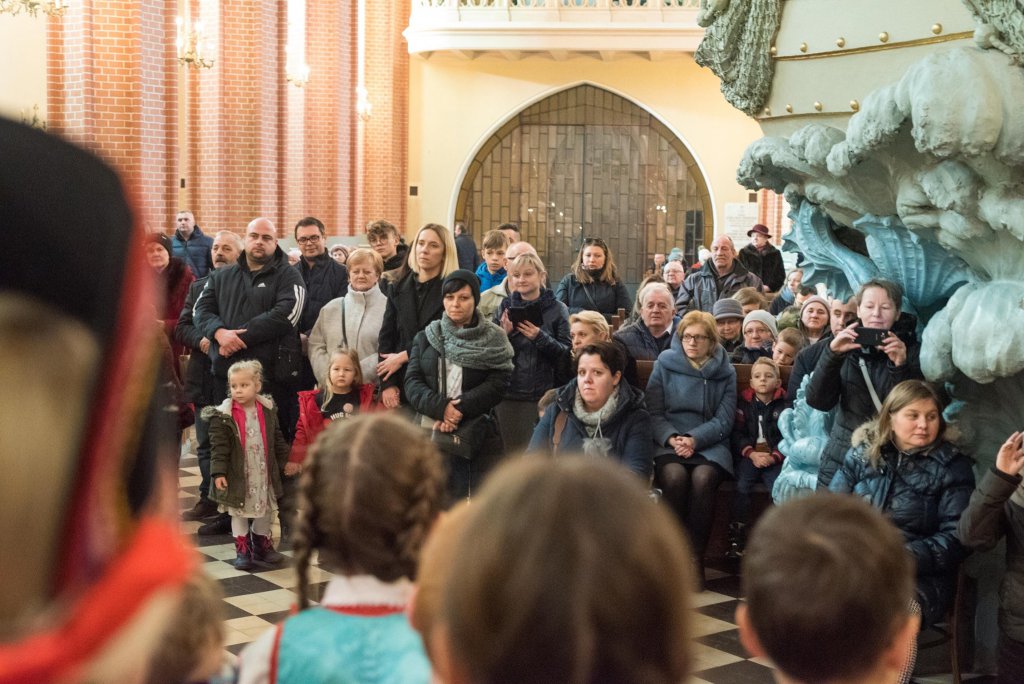 Zespół Pieśni i Tańca Kurpie kolędował w Rzekuniu [08.01.2020] - zdjęcie #27 - eOstroleka.pl