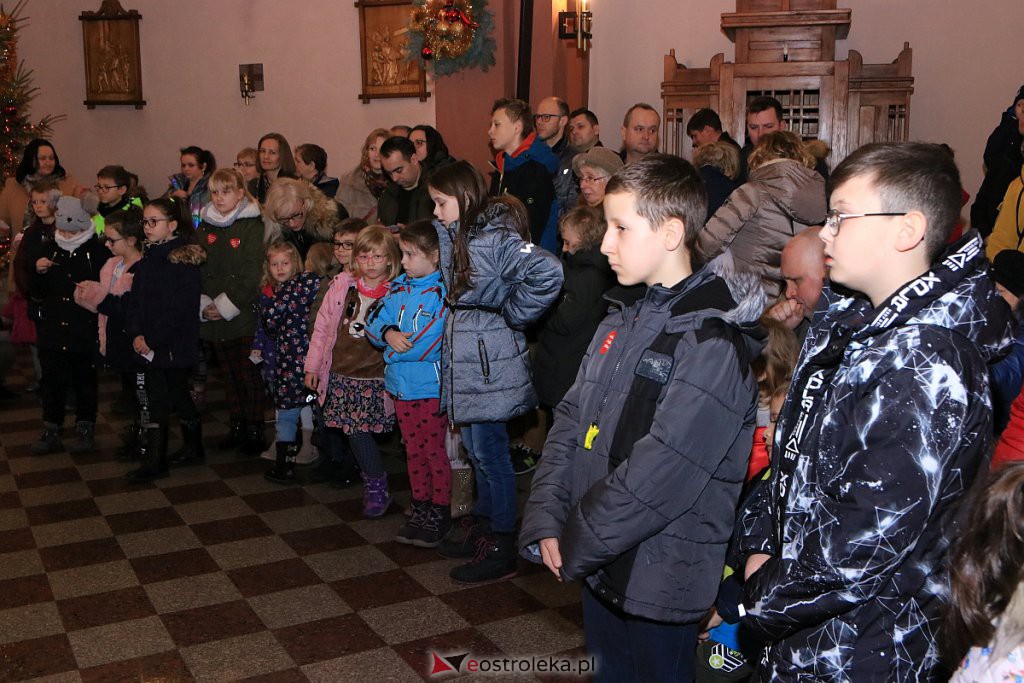 Kolędowanie w kościele pw. Zbawiciela Świata [12.01.2020] - zdjęcie #13 - eOstroleka.pl