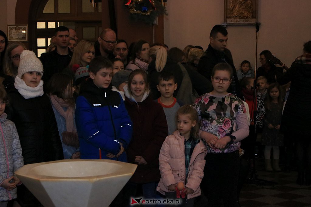 Kolędowanie w kościele pw. Zbawiciela Świata [12.01.2020] - zdjęcie #35 - eOstroleka.pl