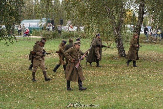 Uroczystości nadania imienia w ginmnzajum nr 2 (01.10.2010) - zdjęcie #34 - eOstroleka.pl