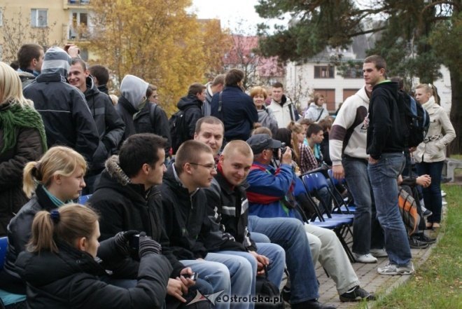 Uroczystości nadania imienia w ginmnzajum nr 2 (01.10.2010) - zdjęcie #29 - eOstroleka.pl