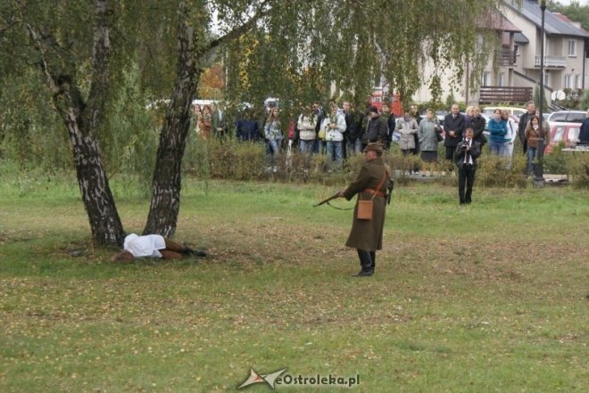 Uroczystości nadania imienia w ginmnzajum nr 2 (01.10.2010) - zdjęcie #112 - eOstroleka.pl