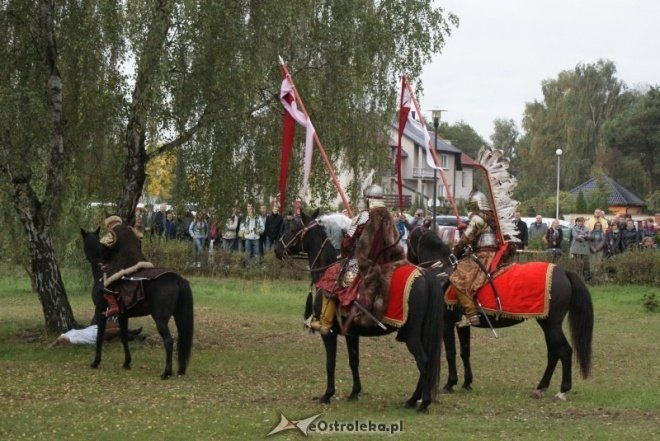 Uroczystości nadania imienia w ginmnzajum nr 2 (01.10.2010) - zdjęcie #105 - eOstroleka.pl