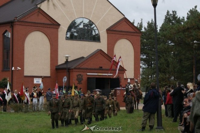 Uroczystości nadania imienia w ginmnzajum nr 2 (01.10.2010) - zdjęcie #98 - eOstroleka.pl