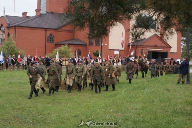 Uroczystości nadania imienia w ginmnzajum nr 2 (01.10.2010) - zdjęcie #97 - eOstroleka.pl
