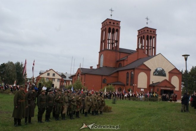 Uroczystości nadania imienia w ginmnzajum nr 2 (01.10.2010) - zdjęcie #92 - eOstroleka.pl