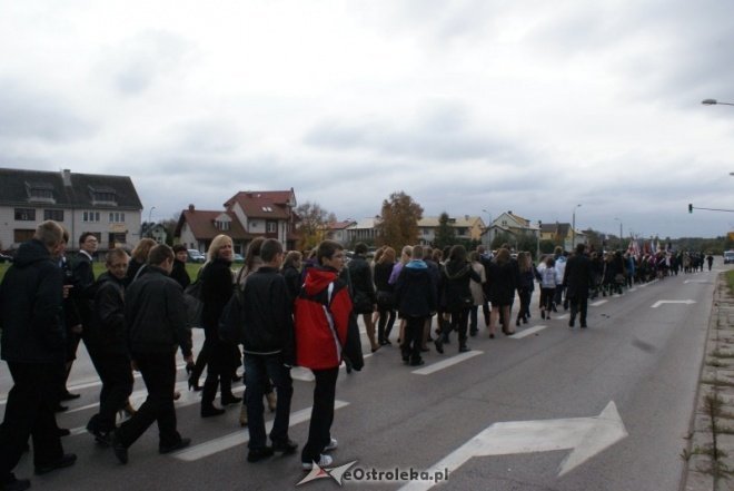 Uroczystości nadania imienia w ginmnzajum nr 2 (01.10.2010) - zdjęcie #88 - eOstroleka.pl