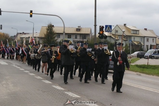 Uroczystości nadania imienia w ginmnzajum nr 2 (01.10.2010) - zdjęcie #87 - eOstroleka.pl