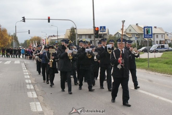 Uroczystości nadania imienia w ginmnzajum nr 2 (01.10.2010) - zdjęcie #86 - eOstroleka.pl
