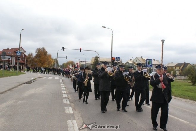 Uroczystości nadania imienia w ginmnzajum nr 2 (01.10.2010) - zdjęcie #85 - eOstroleka.pl