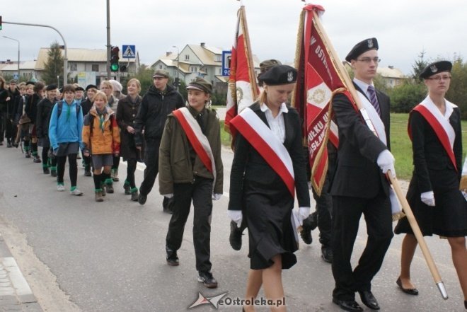 Uroczystości nadania imienia w ginmnzajum nr 2 (01.10.2010) - zdjęcie #68 - eOstroleka.pl