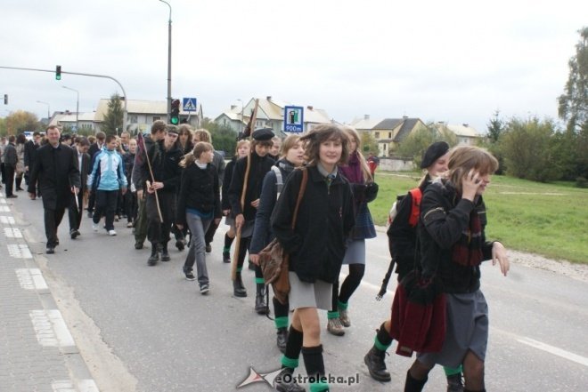 Uroczystości nadania imienia w ginmnzajum nr 2 (01.10.2010) - zdjęcie #66 - eOstroleka.pl