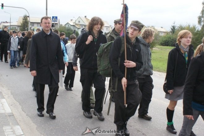 Uroczystości nadania imienia w ginmnzajum nr 2 (01.10.2010) - zdjęcie #64 - eOstroleka.pl