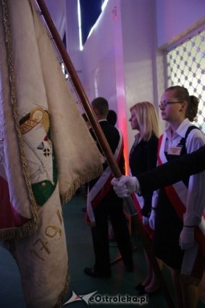 Uroczystości nadania imienia w ginmnzajum nr 2 (01.10.2010) - zdjęcie #54 - eOstroleka.pl