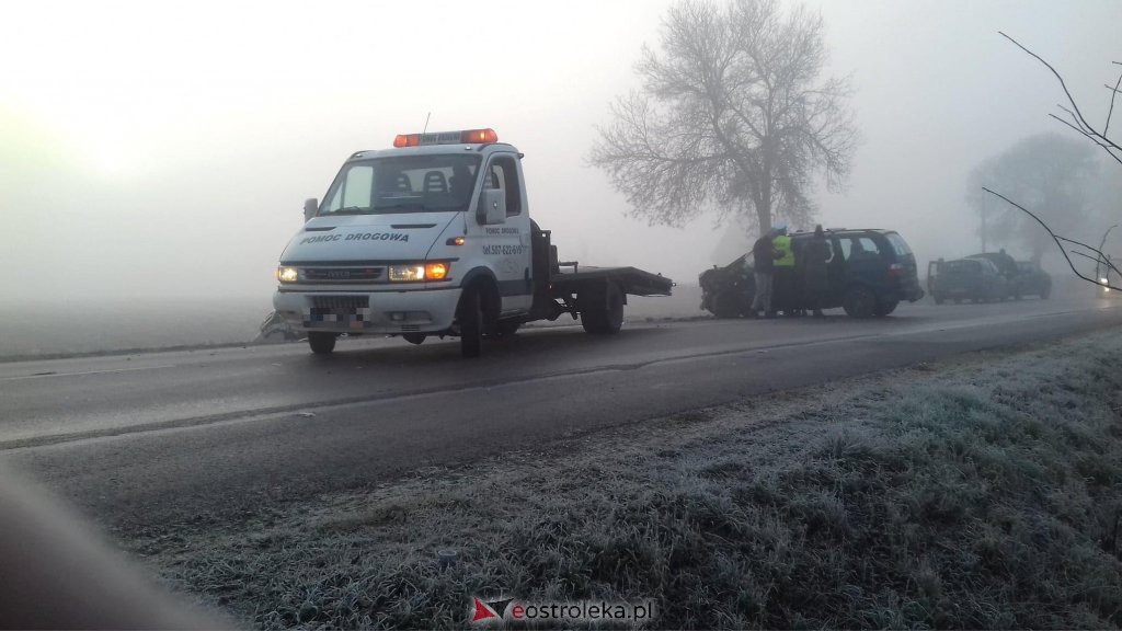 Utrudnienia na drodze do Goworowa po wypadku w Pokrzywnicy [17.01.2020] - zdjęcie #3 - eOstroleka.pl