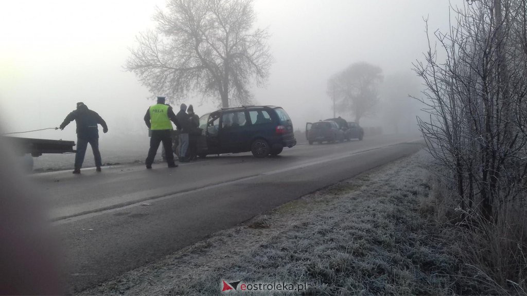 Utrudnienia na drodze do Goworowa po wypadku w Pokrzywnicy [17.01.2020] - zdjęcie #6 - eOstroleka.pl