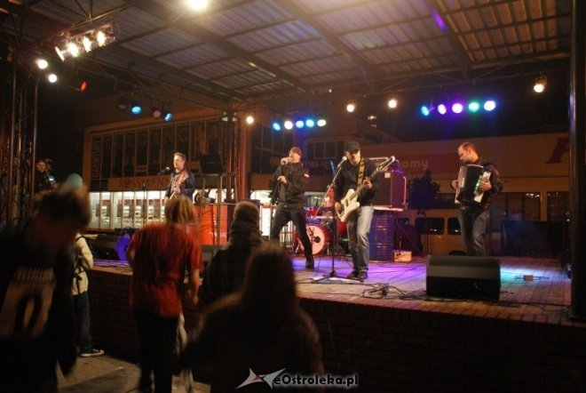 Koncert De Press w Ostrołęce (01.10.2010)	  - zdjęcie #8 - eOstroleka.pl