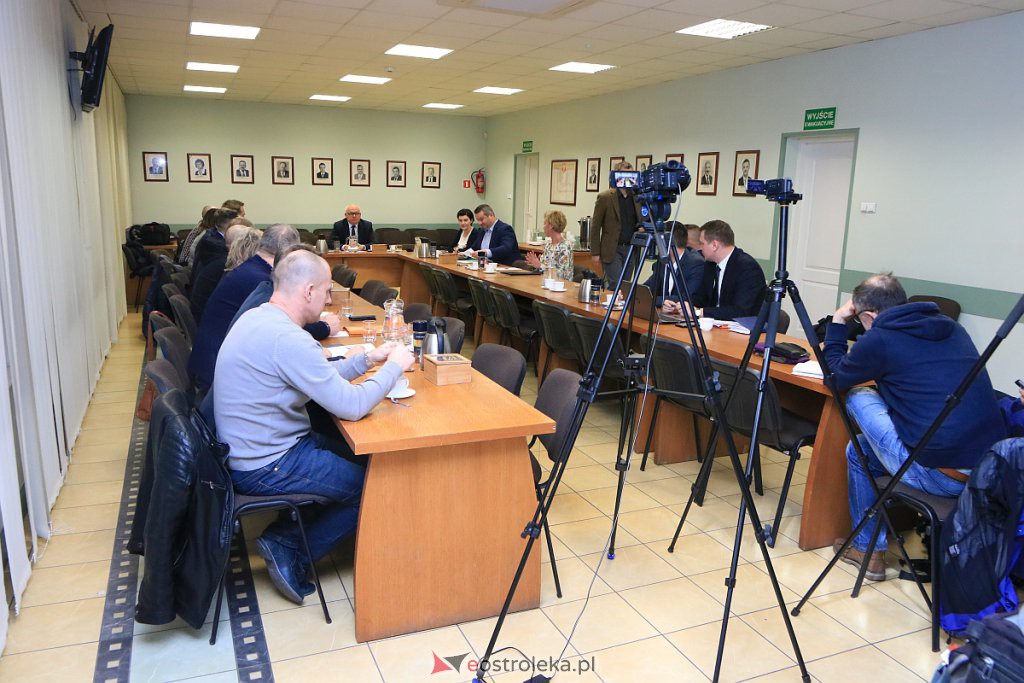 Posiedzenie komisji technicznje w sprawie nieprawidłowości w miejskich inwestycjach [21.01.2020] - zdjęcie #2 - eOstroleka.pl
