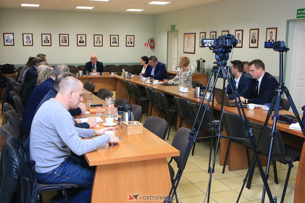 Posiedzenie komisji technicznje w sprawie nieprawidłowości w miejskich inwestycjach [21.01.2020] - zdjęcie #3 - eOstroleka.pl