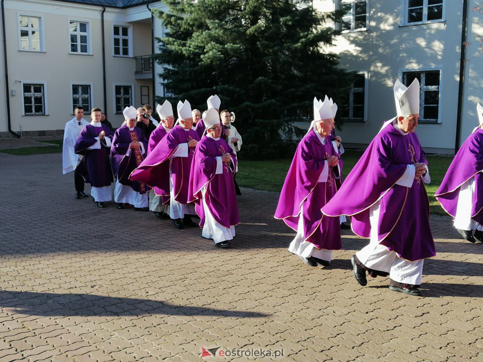 Pogrzeb biskupa Stanisława Stefanka [23.01.2020] - zdjęcie #1 - eOstroleka.pl