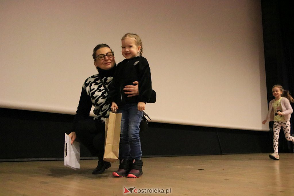 Choinkowe niespodzianki dla dzieci z osiedli Łazek i Stare Miasto [25.01.2020] - zdjęcie #40 - eOstroleka.pl