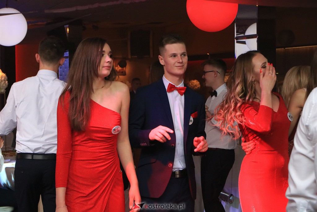 Studniówka 2020 w ZSZ nr 2 [25.01.2020] - zdjęcie #7 - eOstroleka.pl