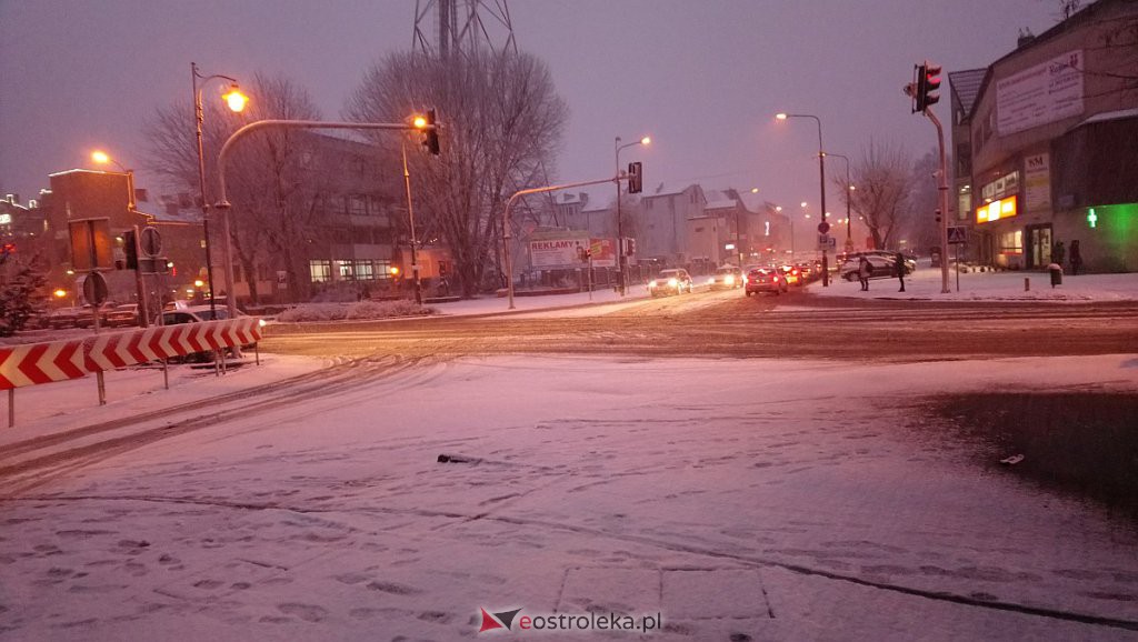 Pierwszy w sezonie atak zimy i poważny sprawdzian dla miejskich drogowców [29.01.2020] - zdjęcie #14 - eOstroleka.pl