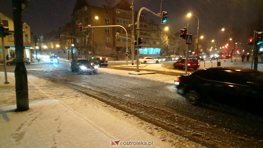 Pierwszy w sezonie atak zimy i poważny sprawdzian dla miejskich drogowców [29.01.2020] - zdjęcie #6 - eOstroleka.pl