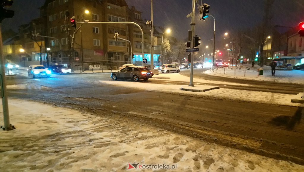 Pierwszy w sezonie atak zimy i poważny sprawdzian dla miejskich drogowców [29.01.2020] - zdjęcie #9 - eOstroleka.pl