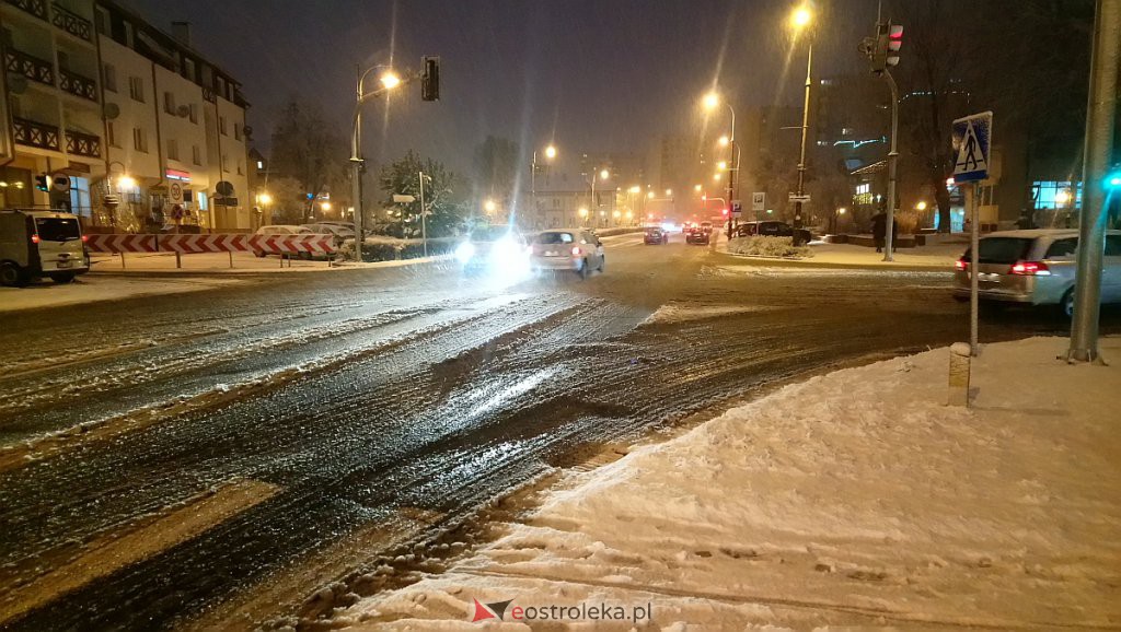 Pierwszy w sezonie atak zimy i poważny sprawdzian dla miejskich drogowców [29.01.2020] - zdjęcie #9 - eOstroleka.pl