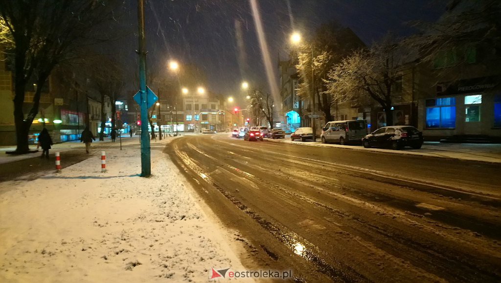 Pierwszy w sezonie atak zimy i poważny sprawdzian dla miejskich drogowców [29.01.2020] - zdjęcie #6 - eOstroleka.pl