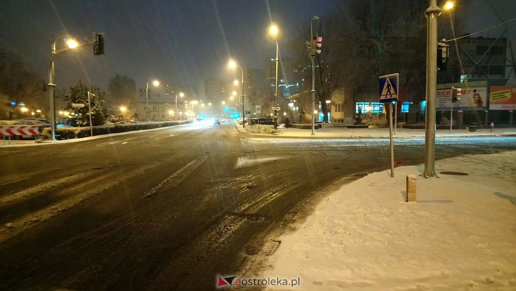 Pierwszy w sezonie atak zimy i poważny sprawdzian dla miejskich drogowców [29.01.2020] - zdjęcie #11 - eOstroleka.pl