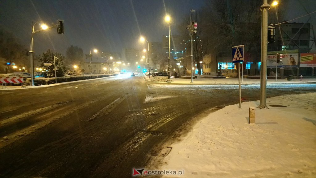 Pierwszy w sezonie atak zimy i poważny sprawdzian dla miejskich drogowców [29.01.2020] - zdjęcie #5 - eOstroleka.pl