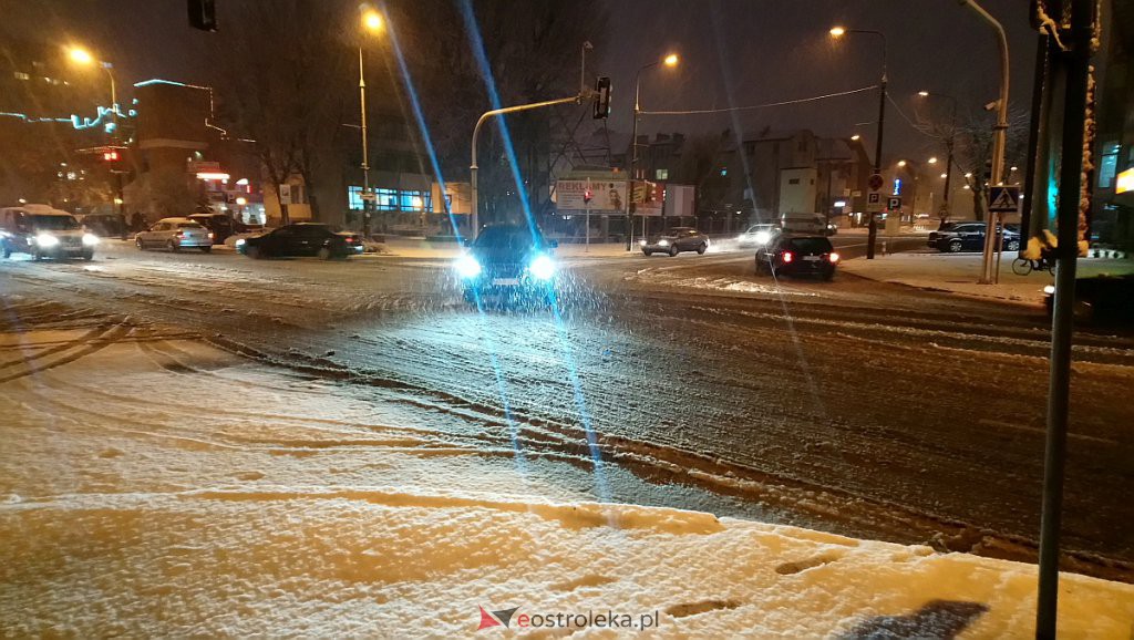 Pierwszy w sezonie atak zimy i poważny sprawdzian dla miejskich drogowców [29.01.2020] - zdjęcie #3 - eOstroleka.pl
