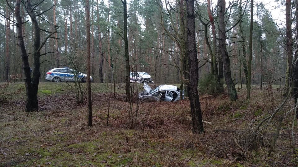 Poważny wypadek pod Czerwinem [01.02.2020] - zdjęcie #3 - eOstroleka.pl