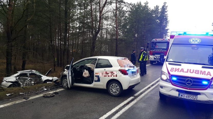 Poważny wypadek pod Czerwinem [01.02.2020] - zdjęcie #9 - eOstroleka.pl