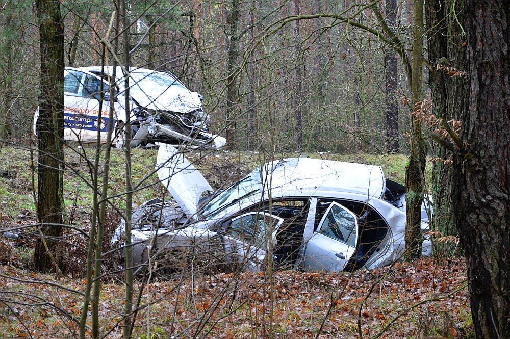 Poważny wypadek pod Czerwinem [01.02.2020] - zdjęcie #13 - eOstroleka.pl