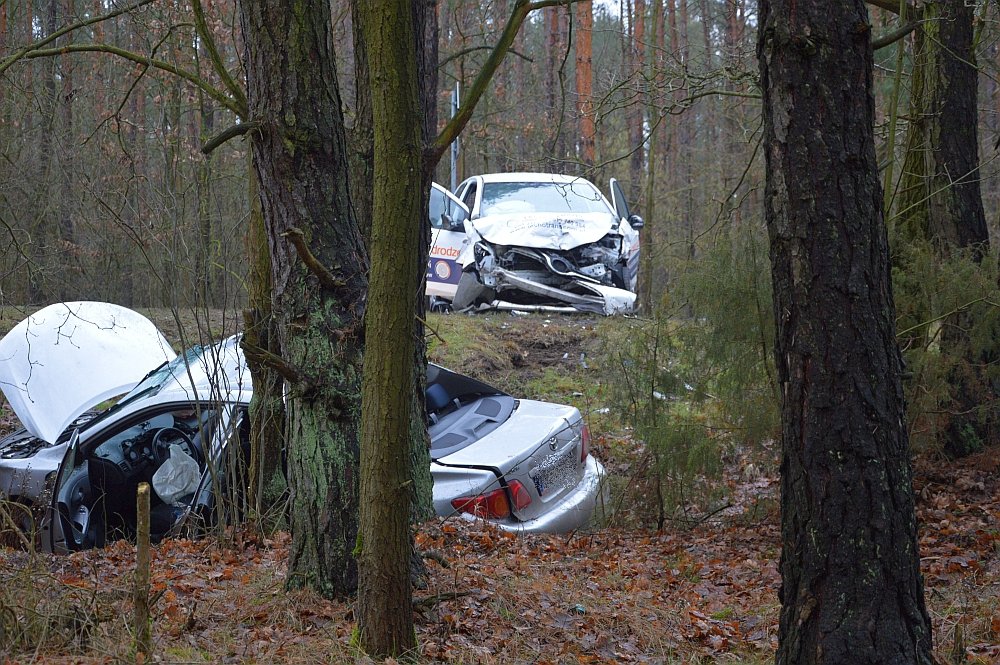 Poważny wypadek pod Czerwinem [01.02.2020] - zdjęcie #15 - eOstroleka.pl
