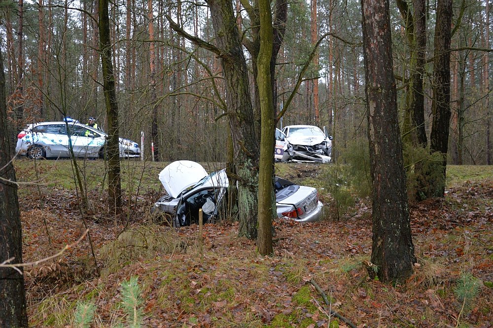 Poważny wypadek pod Czerwinem [01.02.2020] - zdjęcie #16 - eOstroleka.pl