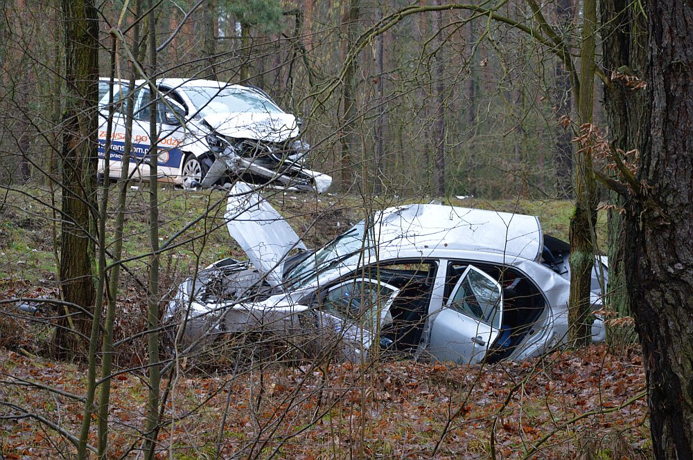 Poważny wypadek pod Czerwinem [01.02.2020] - zdjęcie #22 - eOstroleka.pl