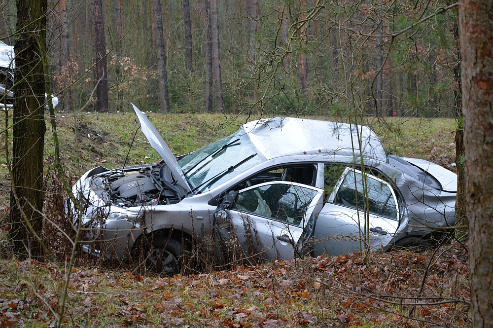 Poważny wypadek pod Czerwinem [01.02.2020] - zdjęcie #23 - eOstroleka.pl