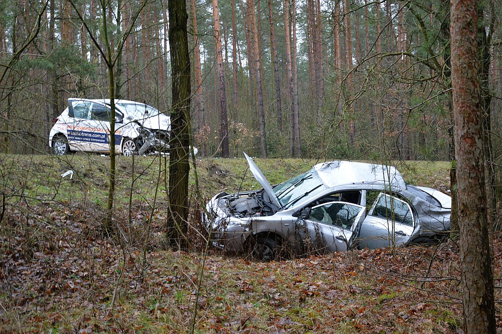 Poważny wypadek pod Czerwinem [01.02.2020] - zdjęcie #24 - eOstroleka.pl