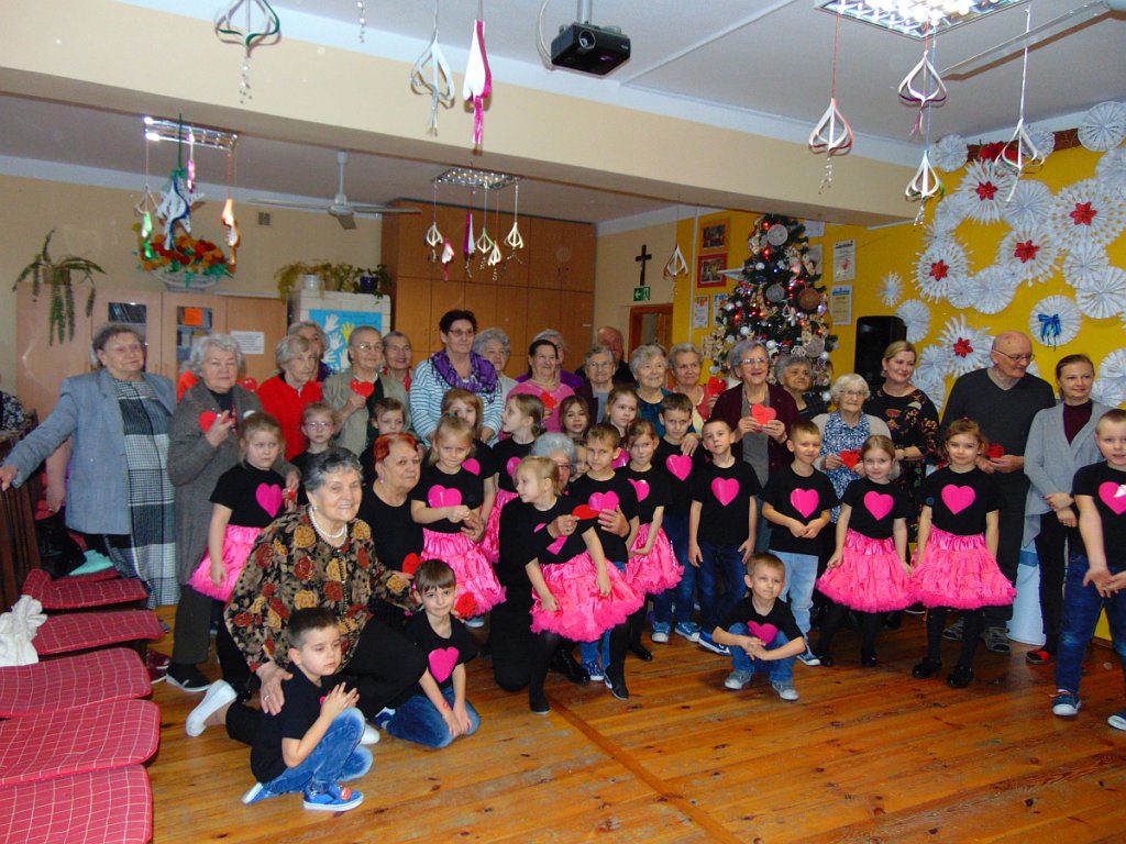 Przedszkolaki z „Tęczowej Krainy” odwiedziły seniorów z DDPS-u [03.02.2020] - zdjęcie #11 - eOstroleka.pl
