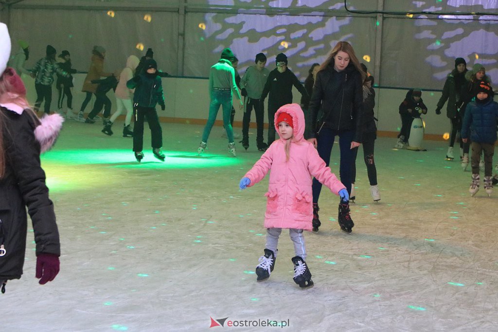 Sztuczne lodowisko oficjalnie otwarte [09.02.2020] - zdjęcie #78 - eOstroleka.pl