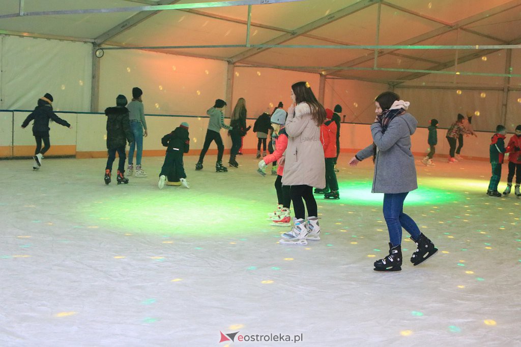 Sztuczne lodowisko oficjalnie otwarte [09.02.2020] - zdjęcie #61 - eOstroleka.pl
