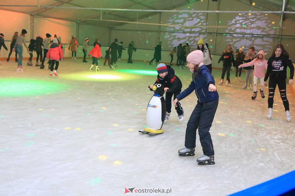 Sztuczne lodowisko oficjalnie otwarte [09.02.2020] - zdjęcie #32 - eOstroleka.pl