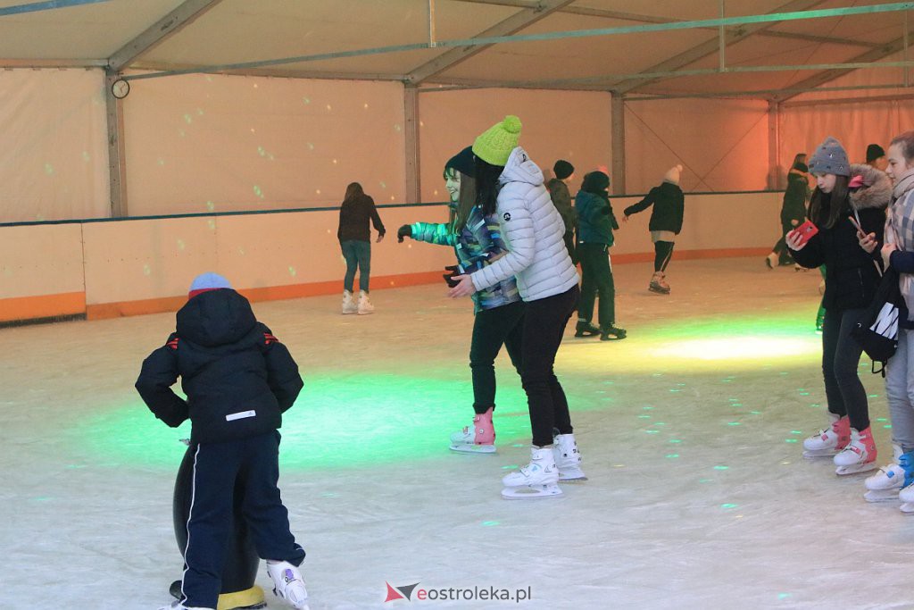 Sztuczne lodowisko oficjalnie otwarte [09.02.2020] - zdjęcie #29 - eOstroleka.pl